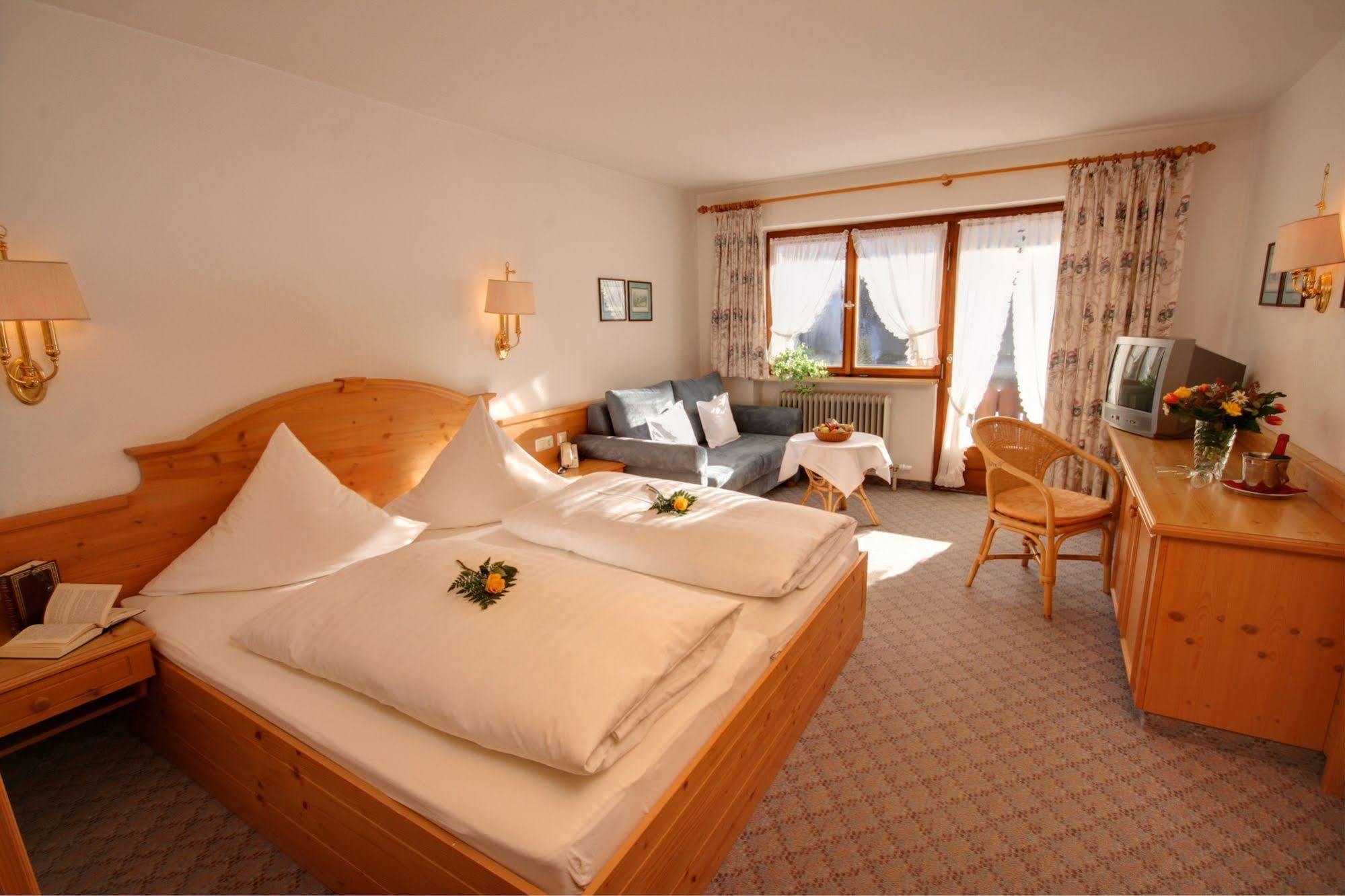 Hotel Adler Garni Hirschegg  Exteriér fotografie